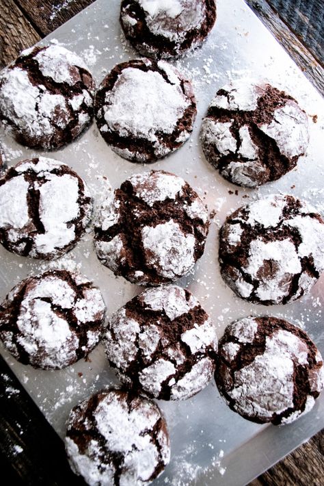 Chocolate Fudge Crinkle Cookies, Chocolate Crinkle, Holiday Desserts Table, Chocolate Crinkle Cookies, Chocolate Crinkles, No Bake Bars, Holiday Cookie Recipes, Crinkle Cookies, Unsweetened Chocolate