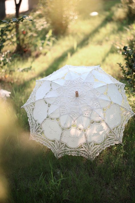 Umbrella Photoshoot, Lace Stencil, Parasol Wedding, Umbrella Photography, Lace Umbrella, Lace Parasol, Decoration Photography, Beige Wedding, Tea Party Dress