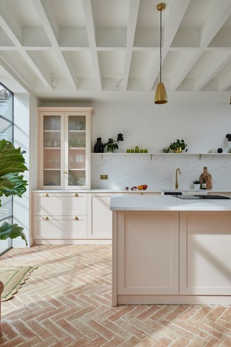 How to avoid terracotta tile tragedy - The Kitchen Think Kitchen Flooring Options, Herringbone Tile Floors, Herringbone Floor, Brick Flooring, Kitchen Floor Tile, Kitchen Tile, Modern Farmhouse Kitchens, Flooring Options, Kitchen Tiles