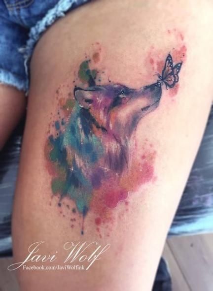 Watercolor Wolf Tattoo, Games Tattoo, Husky Tattoo, Wolf Tattoos For Women, Tattoos Masculinas, Small Wolf Tattoo, Tattoo Wolf, Beautiful Wolf, Watercolor Wolf