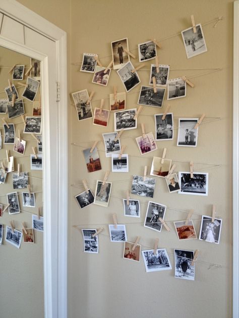 Diy Room Decor Photo Wall, Hanging Photo Wall, Hanging Pictures On The Wall With String, Photos On The Wall Ideas Bedrooms, Photos On Ceiling, Clothespin Picture Display, Polaroids Hanging On Wall, Collage Of Pictures On Wall, Printed Photos On Wall