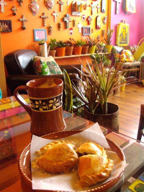 Puerto Rican Coffee, Mexican Folk Art Decor, Spanish Coffee, Latin Culture, Opening A Cafe, Mexican Bread, Seattle Coffee, American Foods, Mexican Coffee