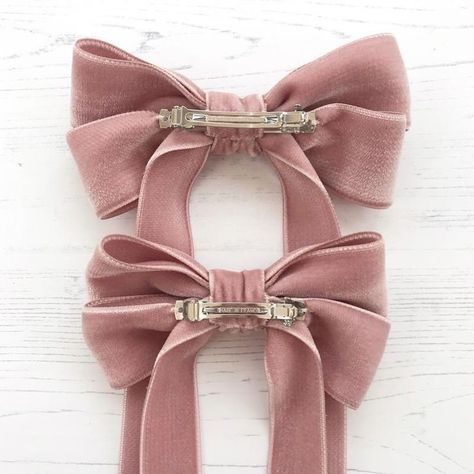 Flower Girl Hair Bows, Flower Girl Hair Accessories, Flower Girl Hair, Flower Girl Accessories, Bow Barrette, Flower Girl Hairstyles, Bow Hair Clip, Velvet Hair, Diy Hair Bows