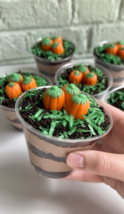 Thanksgiving Dirt Cake, Pumpkin Dirt Cups, Dirt Cups For Kids, Halloween Dirt Pudding Cups, Pumpkin Patch Dessert Cups, Pumpkin Patch Dirt Cups, Cup Of Dirt Dessert Halloween, Pumpkin Patch Pudding Cups, Halloween Shortbread