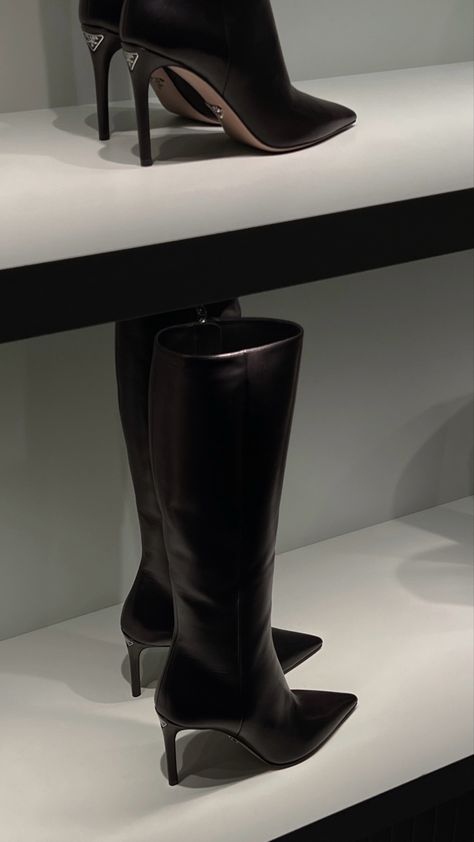 Prada Black Boots, Stilleto Heel Outfits, Tall Black Heeled Boots, Knee High Heel Boots Outfit, Black Pointy Boots, Fall Tall Boots, Black High Heels Boots, Black Stiletto Boots, Black Tall Boots