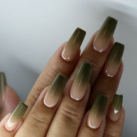 2,345 mentions J’aime, 34 commentaires - PVRIS  (@nailsup_) sur Instagram : "Dégradé Nude/Kaki #ombre#ByNailsUp" Black Halloween Nails, Brown Acrylic Nails, Green Acrylic Nails, Green Nail Art, Pvris, Green Nail Designs, Nude Nail Designs, Fancy Nails Designs, Ombre Acrylic Nails