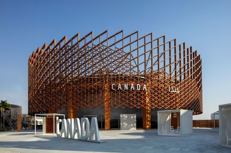 Canadian Pavilion at Expo 2020 Dubai | Moriyama & Teshima Architects #Canada #Dubai #expo2020 #Expo2020dubai #KANVA #Mashrabiya #Moriyama&TeshimaArchitects #Pavilion #plaza World Expo 2020, Hopkins Architects, Expo 2020 Dubai, Architecture Facade, Window Designs, Vertical Landscape, Community Centre, Expo 2020, Cultural Center