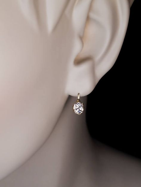 Solitaire Drop Earrings, Bridgerton Wardrobe, Diamond Drop Earrings Simple, Gold Antique Earrings, Cushion Cut Diamond Earrings, Simple Diamond Earrings, Solitaire Diamond Earrings, Unique Ear Piercings, Vintage Style Wedding Rings