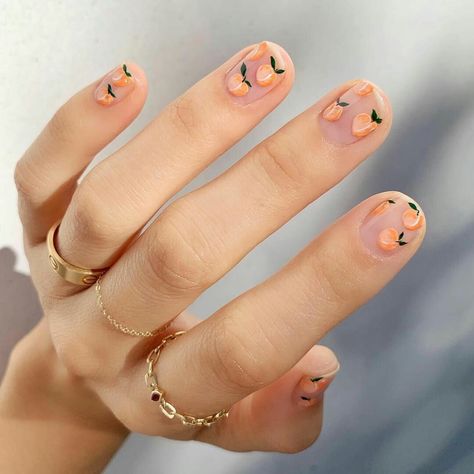 Seeking inspiration for your next manicure? Look no further than this season’s most popular nail-art designs. From eye-catching holographics to a m... Manicure Natural, Peach Nail Polish, Peach Nails, Wedding Nails Design, Nail Art Wedding, Simple Nail Designs, Nail Art Inspiration, Tattoo Flash, Manicure E Pedicure