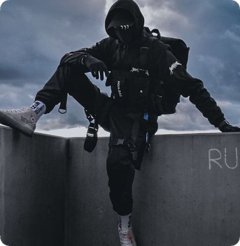 Male Techwear Aesthetic, Techwear Pfp, Warcore Outfits Male, Techwear Moodboard, Tactical Wear Aesthetic, Techwear Poses, Techware Aesthetic, Techware Men, Techwear Aesthetic Men