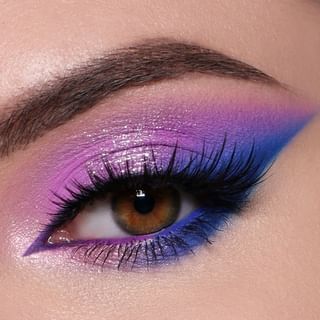 Neon Party Eye Makeup, Eye Makeup Ideas Colorful, Blue And Purple Makeup Looks, 80s Makeup Looks Eyeshadows, Neon Party Makeup Ideas, Party Eye Makeup Tutorial, Color Eyeshadow Looks, Purple And Blue Makeup, Cool Eyeshadow Looks