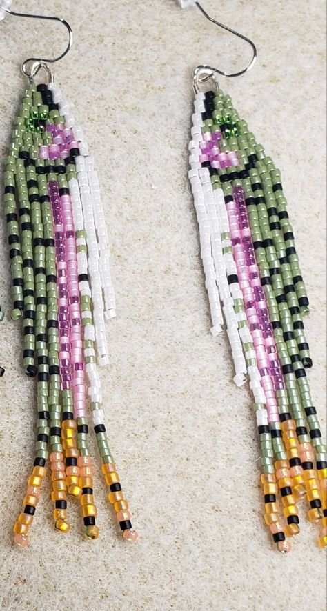 Wire Fish Earrings, Trout Beaded Earrings, Dinosaur Earrings Diy, Fish Bead Pattern, Beaded Earring Patterns Free, Seed Bead Patterns Free Earrings, Bead Animals Patterns, Seed Bead Jewelry Ideas, Seed Bead Patterns Free