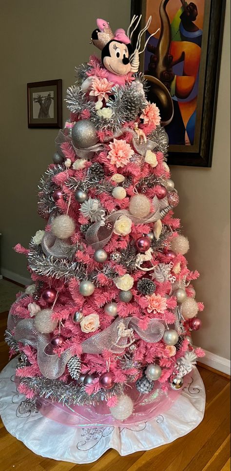 Minnie Mouse Tree Christmas, Pink And Silver Christmas Tree Ideas, Christmas Tree Pink And Silver, Minnie Mouse Christmas Tree Ideas, Pink And Silver Christmas Tree, Minnie Mouse Christmas Tree, Pink And White Decor, Spirit Baby, Grey Christmas Tree