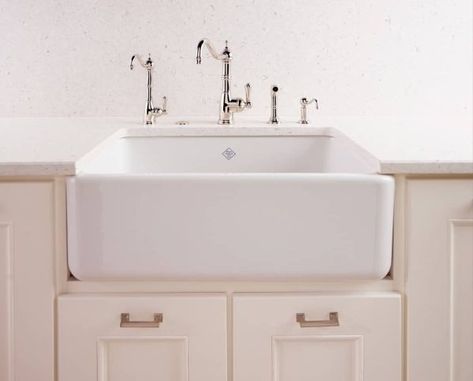 ROHL Shaws MS3018WH Classic Shaker Single Bowl Farmhouse Apron Front Fireclay Kitchen Sink Shaker Farmhouse, Blanco Kitchen Sinks, Front Kitchen, Bathroom Console, Apron Front Kitchen Sink, Contemporary Loft, Outdoor Kitchen Cabinets, Apron Front Sink, Farmhouse Apron