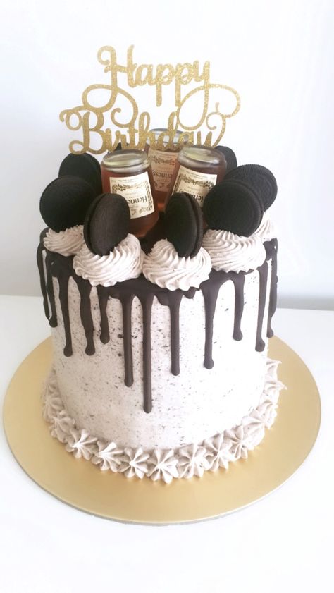 27th Birthday Cake, Oreo Birthday Cake, Happy 27th Birthday, Oreo Cookie Cake, Cookies And Cream Cake, Chocolate Drip Cake, Man Cookies, Birthday Cakes For Men, Oreo Cake