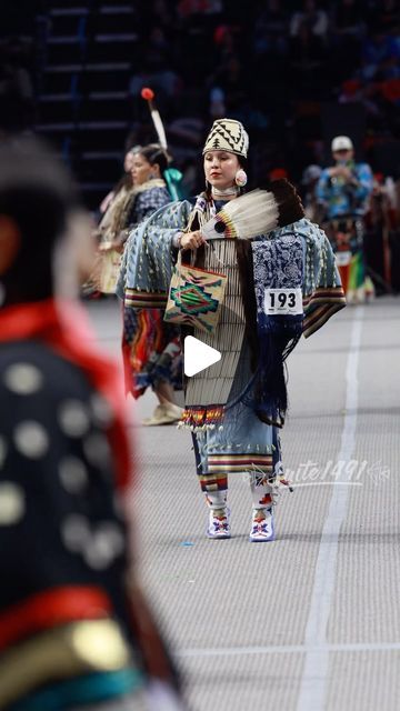 For The Culture ❤️ Native American Indigenous on Instagram: "Women's Traditional Contest | Powwow Contest Dancing 
.
Took a sec to catch @its.loreal out there!. BH and Wellpinit Powwow is all I got so far.
.
#powwowlife #nativeamerican #lakota #cree #nativepride #nativepeople #sioux #indigenous #navajo #indigenouspeople #FirstNations #powwow #indigenous #indigenousart" Powwow Regalia Traditional, Powwow Outfits, Navajo Women, Native American Dance, Powwow Regalia, Native American Regalia, For The Culture, Indigenous Women, Traditional Dance