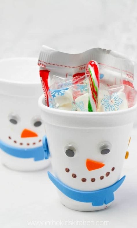 Easy DIY class gift ideas for students. Create your own end of year gifts for classmates, with simple gift ideas that kids can help with. These fun class gift ideas are sure to be a hit with the kids! #classgifts #diygiftsforkids Watermelon Pudding, Classroom Christmas Gifts, Class Christmas Gifts, Craft Christmas Gifts, Students Christmas, Gifts For Students, Hot Chocolate Gift, Hot Chocolate Gifts, Student Christmas Gifts