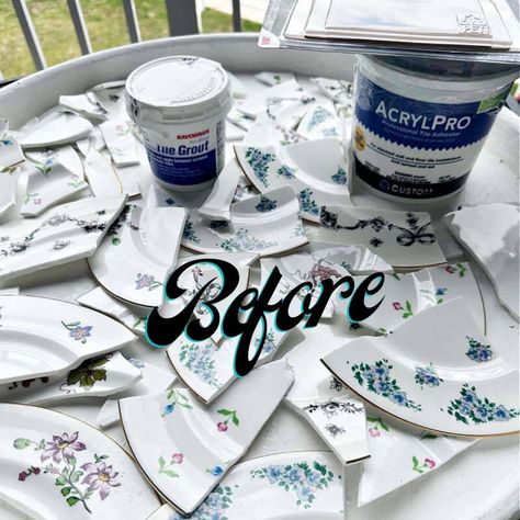 Mosaic Table Top Designs Diy Projects, How To Do Mosaics Tutorials, How To Make A Mosaic Table Top, Mosaic Tile Table Top Diy, How To Mosaic Step By Step, Broken Tile Projects, Tile Table Top Diy, Diy Mosaic Table Top, Broken China Jewelry Tutorial