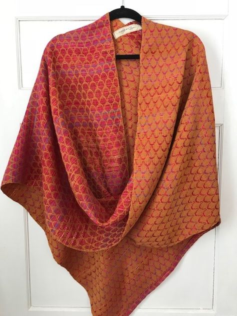 Crazy as a Loom: February Handwoven Ruana Pattern, Handwoven Clothing, Poncho Pattern Sewing, Woven Shawls, Handwoven Shawls, Afrocentric Fashion, Rigid Heddle Weaving, Poncho Pattern, Bodo