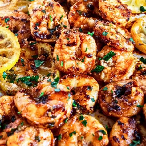 Best Lemon Garlic Shrimp Recipe – Yummy and fully Large Shrimp Recipes, Shrimp Boil In Oven, Grilled Garlic Shrimp, Ways To Cook Shrimp, Cook Ideas, Baked Shrimp Recipes, Garlicky Shrimp, Seafood Bake, Lemon Garlic Shrimp