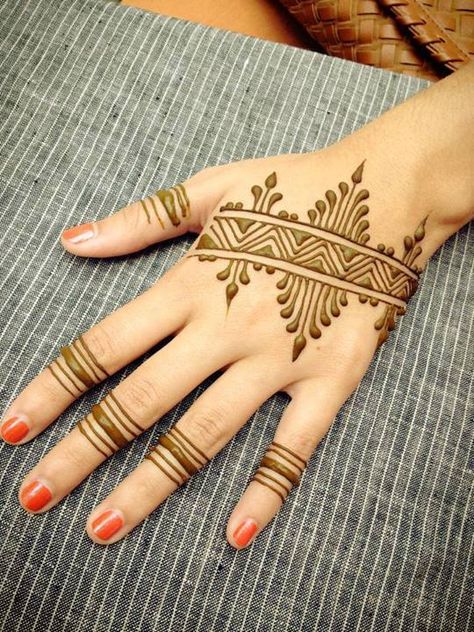 Mehndi Designs Finger, Henna Prints, Henna Hand Designs, Henne Tattoo, Jagua Henna, Tato Henna, Finger Henna Designs, Finger Henna, Simple Henna Tattoo