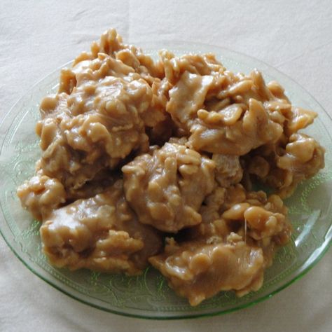 This recipe was handed down to me by my husband's Grandmother. My husband had this often when he was a kid and now our kids are loving these as well. If you have a peanut butter lover in the house, they will LOVE this simple treat. - Special K No Bake Peanut Butter Drop Cookies Cornflake Cookies No Bake, Cornflake Candy, Peanut Butter Cornflake Cookies, Cornflake Cookies, Salty Cookies, Buttered Corn, Special K, Butter Bars, Baking Recipes Cookies