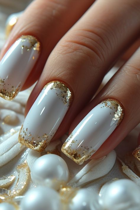 Short Nail Designs 2024 New Year Nail Art, New Year Nail, Modern Nail Art, Fancy Nail Art, Sassy And Classy, Manicure Nail Designs, Fancy Nails Designs, Stylish Nails Designs, Nails Design With Rhinestones