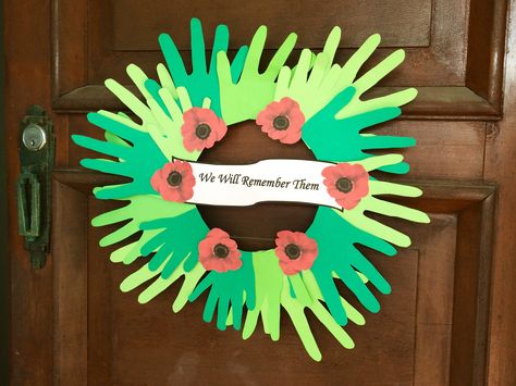 Anzac Wreath Craft Kids, Anzac Wreath Craft, Anzac Day Activities For Preschoolers, Anzac Craft, Make Your Own Poppy, Anzac Art, Joey Scouts, Christmas Wreath Ornaments, Poppy Craft