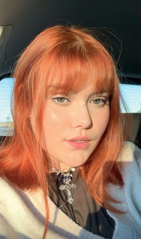 Short Dark Ginger Hair, Rosette Orange Hair, Ginger Hair Pale Skin, Coral Orange Hair, Pretty Dyed Hair, Coral Hair Color, Dark Ginger Hair, Dark Ginger, Coral Hair