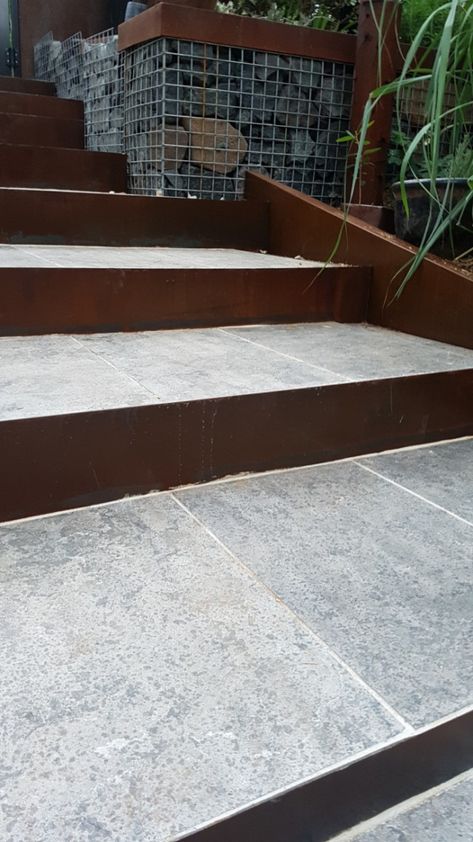 Corten Stairs, Patio Edging Ideas, Pool Fencing Landscaping, Terrace Designs, Entrance Stairs, Metal Garden Edging, Paver Steps, Patio Edging, Patio Stairs