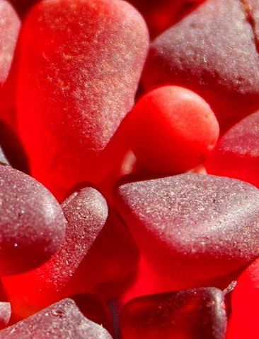 red sea glass Sea Glass Aesthetic, Glass Aesthetic, Red Sea Glass, Colors Of Fire, Simply Red, Sea Glass Beach, Aesthetic Red, Sea Pottery, Candy Apple Red