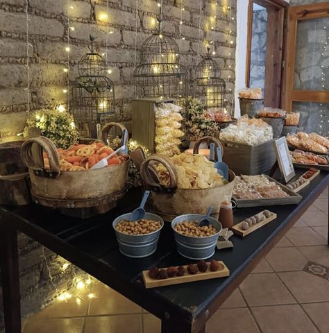 Western Candy Bar Ideas Cowboy Party, Norteño Party Ideas, Carne Asada Party Ideas, Western Theme Food Table, Cowboy Candy Table, Western Party Snacks, Western Candy Table Ideas, Cowboy Dessert Table, Western Dessert Table