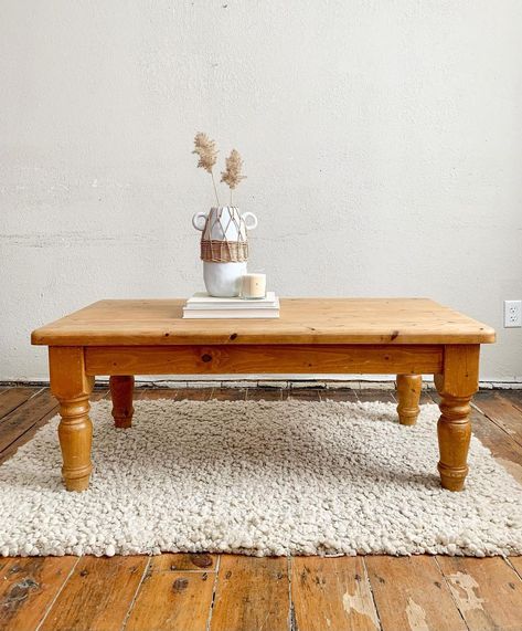 bephi HOME + SPACES on Instagram: “Vintage Rustic Pine Coffee Table. Chunky Turned Legs and Thick Solid Wood Top. 48”L x 24”W x 18”H. $220 tax inc DM to Purchase Pick Up…” Pine Coffee Table, Turned Leg, Coffee Table Vintage, Coffee Table Wood, Table Legs, Furniture Projects, Home Improvement Projects, End Tables, Wood Projects