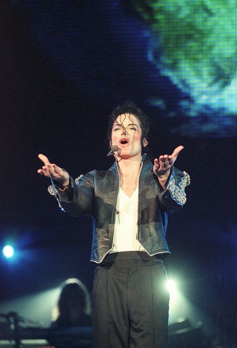 Heal the World Michael Jackson Heal The World, Michael Jackson History, Michael Jackson History Tour, Michael Jackson Bad Era, Heal The World, Photos Of Michael Jackson, Michael Jackson Art, Michael Jackson Bad, The Jacksons