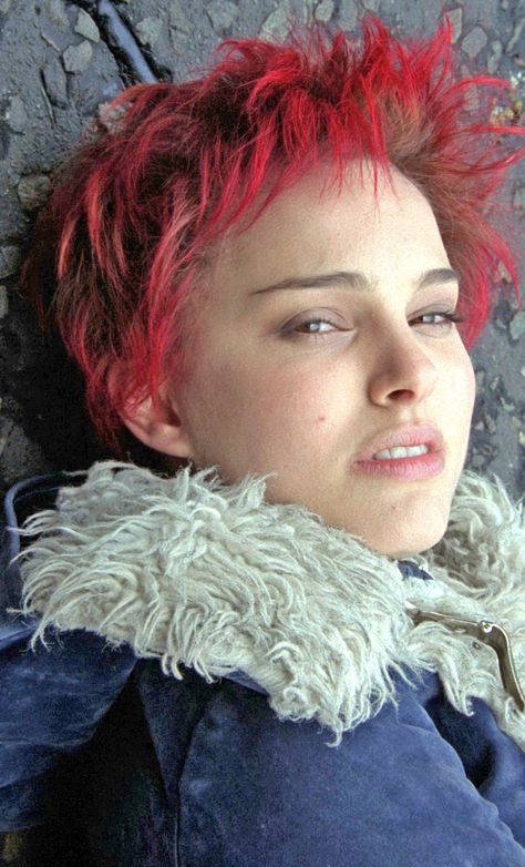 Natalie Portman Closer, Closer 2004, Timothy Hutton, Jonathan Safran Foer, Pixie Outfit, Closer Movie, Darren Aronofsky, Manic Pixie Dream Girl, Hair Wraps