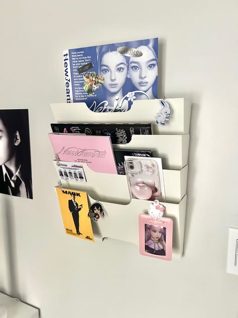 ikea magazine rack. such a cute purchase <3 #ikea #roominspo #kpop #marklee #newjeans #getup Ikea File Organizer, Magazine Rack Ikea, Ikea Kpop Shelf, Ikea Desk Organizer, Ikea Shelf Desk, Ikea Magazine Holder, Magazine Rack Aesthetic, Ikea Magazine Rack, Kpop Wall Shelf