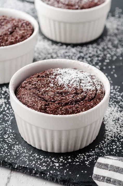 Small Batch Lava Cake, Ramican Dessert Recipes, Ramekin Chocolate Cake, Ramican Recipes, Melting Cake, Chocolate Melting Cake, Ramekin Dessert, Chocolate Lava Cake Recipe, Choco Lava