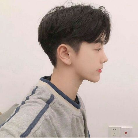 Two Block Curtain Haircut, Two Block Cut Hair Men, Asian Two Block Haircut, Two Block Undercut, Two Block Middle Part, Two Block Haircut Men Undercut, Douyin Hairstyles, Two Block Cut, Korean Boy Hairstyle