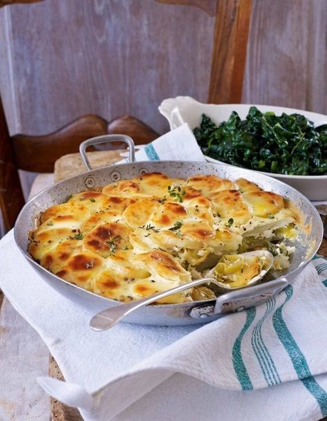 Gratin of potatoes and leeks with garlic and thyme | delicious. magazine Vegetarian Christmas Dinner, Potato Gratin Recipe, Chicken Panini Recipes, Panini Recipes Chicken, Vegetarian Christmas Recipes, Chicken Panini, Chicken Tikka Masala Recipes, Thyme Recipes, Vegetarian Christmas