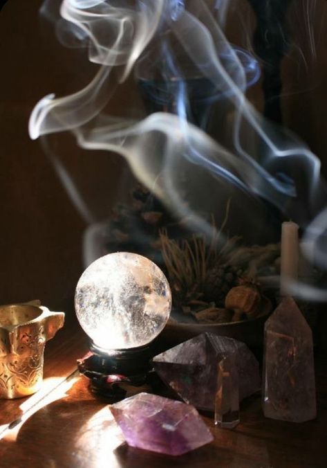 Cristales Aesthetic, Divination Aesthetic, Divination Witch, Spirit Magic, Crystal Photography, Witch Core, Ball Aesthetic, Modern Witch, Season Of The Witch