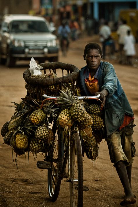 Africa Street Photography, Africa Photography People, African Market Photography, Rwanda Photography, Uganda Photography, Citation Silence, Africa Photos, Project Illustration, Rwanda Africa