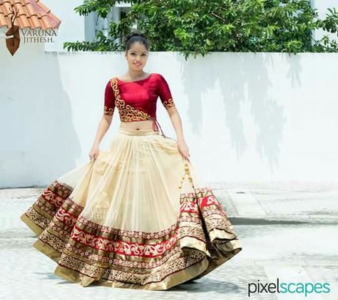 Orang India, Red Lehenga, Patiala Salwar, Indian Lehenga, Ghagra Choli, Indian Dress, Indian Wedding Outfits, Indian Attire, Lehenga Designs