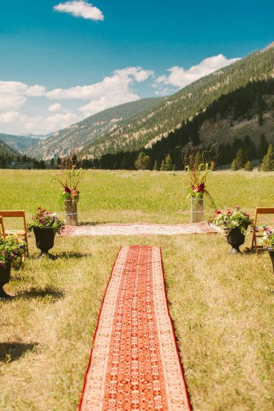 montana ranch wedding // Style Me Pretty | Gallery | Picture | #781791 Rug Aisle, Wedding Aisles, Peach Lavender, Indie Wedding, Bridal Styles, Montana Wedding, Cute Wedding Dress, Lavender Pink, Aisle Runner