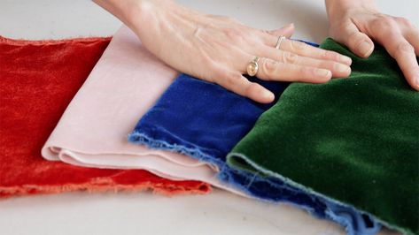 5 Tips That Make Sewing With Velvet Easy Velvet Diy, Sewing Wardrobe, Simple Gowns, Fancy Tops, Textile Fiber Art, Sewing Fabrics, Sewing Class, Fibre Art, Pattern Drafting