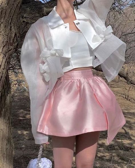 Elegant Fashion Summer, Hanbok Traditional, Womens Outfit, Korean Hanbok, Pink Mini Skirt, Outfit Design, Pink Mini, Fancy Outfits, Inspired Dress