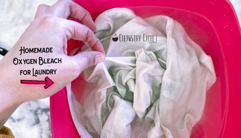 The best way to make homemade oxygen bleach for laundry with science based tips on how to use it correctly! This is better than any version you will find. Laundry Diy, Fire Starters Diy, Homemade Fabric Softener, Vintage China Cabinets, Laundry Detergent Recipe, Detergent Recipe, Oxygen Bleach, Homemade Cleaners, Laundry Tips