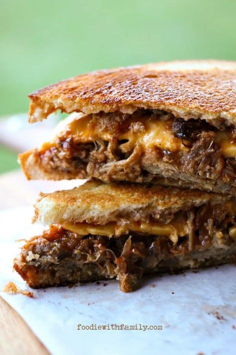 Pork Belly Grilled Cheese, Pulled Pork Grilled Cheese Sandwiches, Pulled Pork Grilled Cheese, Pork Grilled Cheese, Toasted Cheese Sandwich, Cheesy Recipes Easy, Sandwiches Grilled, Food Truck Ideas, Slow Roasted Pork Shoulder