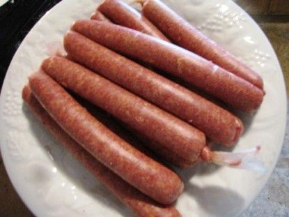 Homemade Hotdogs Recipes, Frankfurters Recipe, Curing Meat, Venison Sausage, Making Sausage, Meat Curing, Homemade Hot Dogs, Cured Meat Recipes, Sausage Making Recipes