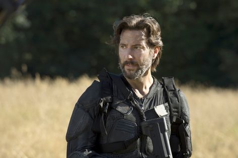 the 100 - kane Kane The 100, Marcus Kane, Henry Ian Cusick, The 100 Season 3, The 100 Poster, Superman Lois, Fear The Walking, New Amsterdam, Popular Shows