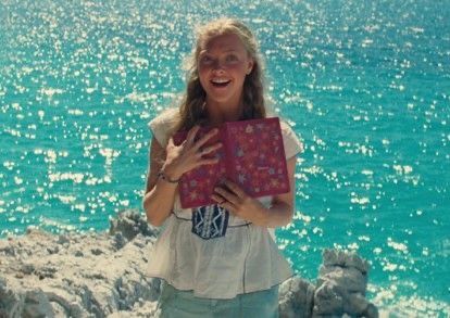 Blue Mamma Mia Aesthetic, Mama Mia Icons, Mama Mia Movie Aesthetic, Mama Mia Scenes, Mamma Mia Honey Honey, Mamma Mia Stills, Mamma Mia Profile Pic, Mamma Mia Screencaps, Mamma Mia Widget